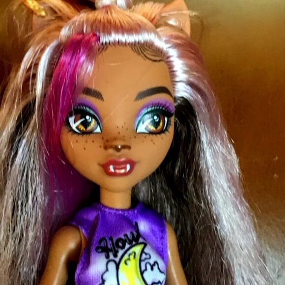 Monster High Doll Clawdeen Wolf - Picture 3 of 7